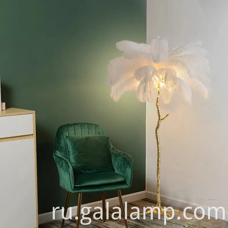 Элегантный современный рывок для лампы пальмы с медными перьями